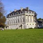 Le château du Bouilh se situe à Saint-André-de-Cubzac, en Gironde. Il est constitué d'un ensemble de bâtiments : pavillon d'honneur et communs disposés en hémicycle qui datent du XVIIIe siècle. L'architecte du château est Victor Louis qui y travailla de f